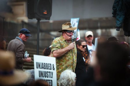 Téléchargez les photos : Un vétéran australien assiste à une manifestation pour la liberté - en image libre de droit