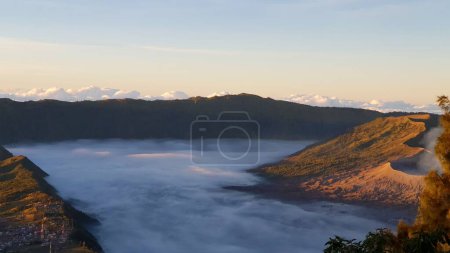Téléchargez les photos : Le Mont Bromo beauté sur l'Indonésie - en image libre de droit
