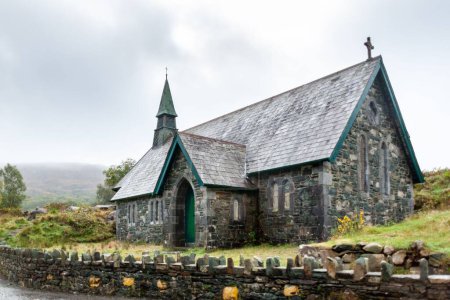 Téléchargez les photos : Un beau cliché de l'église Derrycunihy dans le comté de Kerry, en Irlande - en image libre de droit