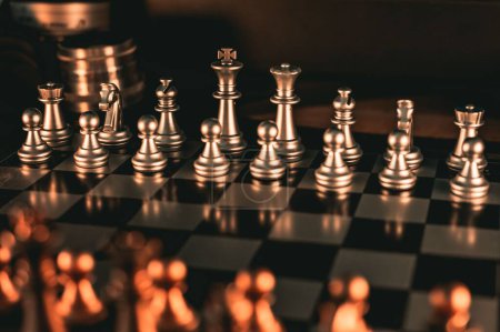 Téléchargez les photos : Un gros plan de pièces de figures d'échecs - en image libre de droit
