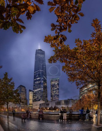 Téléchargez les photos : Un World Trade Center à New York la nuit - en image libre de droit