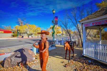 Téléchargez les photos : Les petites statues de la ville occidentale en dehors de Las Vegas - en image libre de droit