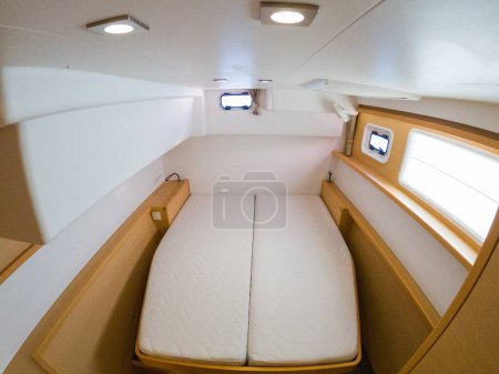 Foto de La cabina de un yate de vela - Imagen libre de derechos