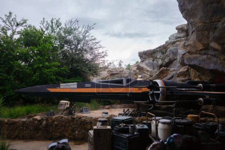 Téléchargez les photos : X-Wing de Poe Dameron à Star Wars Rise Of The Resistance. Disney World Hollywood Studios - en image libre de droit