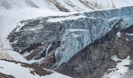 Foto de El glaciar Stein en el paso de montaña Sustenpass en los Alpes suizos, Suiza - Imagen libre de derechos