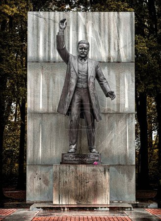 Photo for A vertical shot of the statue of Teddy Roosevelt in an urban park in daylight - Royalty Free Image