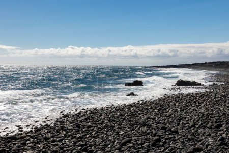 Foto de Una hermosa vista de la playa de El Socorro en Guimar, Santa Cruz de Tenerife, España - Imagen libre de derechos