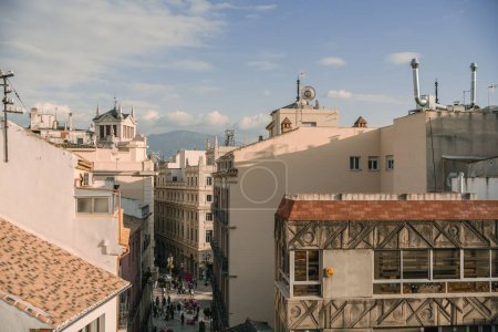 Foto de Vista de un casco antiguo de Granada, Andalucía, España - Imagen libre de derechos