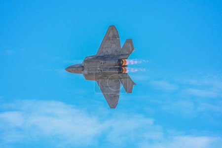 Foto de Aviones militares (Lockheed Martin F-22 Raptor) en el MCAS Miramar Air Show 2022 - Imagen libre de derechos