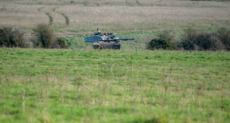 Foto de Tanque de batalla principal en un ejercicio de combate militar, Wiltshire Reino Unido - Imagen libre de derechos