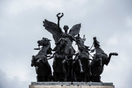 Foto de La Quadriga de la Guerra estatua de la Diosa de la Victoria Nike, Wellington Arch, en Londres, Inglaterra - Imagen libre de derechos