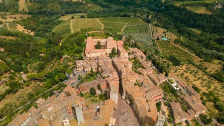 Foto de Vista aérea de la Torre de San Gimignano Grossa, Italia, Toscana - Imagen libre de derechos