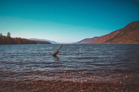 Téléchargez les photos : La rivière Loch ness en Ecosse - en image libre de droit