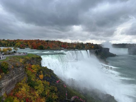 Téléchargez les photos : La belle vue sur les chutes du Niagara. New York, États-Unis. - en image libre de droit