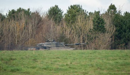 Foto de Tanque de batalla principal en un ejercicio de combate militar, Wiltshire Reino Unido - Imagen libre de derechos