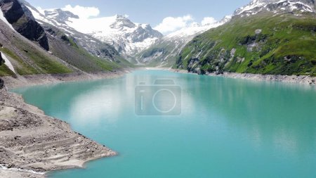 Téléchargez les photos : Le pittoresque barrage turquoise de Kaprun, réservoir de haute montagne dans les montagnes alpines en Autriche - en image libre de droit