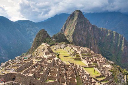 Téléchargez les photos : Une vue aérienne de la citadelle inca sur les Andes au Pérou - en image libre de droit
