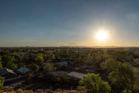 Téléchargez les photos : Une belle vue sur un coucher de soleil sur Santa Fe, Nouveau-Mexique, États-Unis. - en image libre de droit