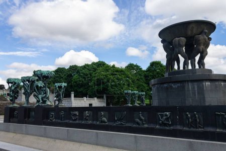Téléchargez les photos : Les sculptures modernes du célèbre parc Vigeland à Oslo, Norvège - en image libre de droit