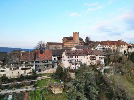 Téléchargez les photos : Un beau gros plan du château de Regensberg - en image libre de droit