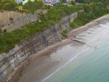 Téléchargez les photos : Une vue aérienne des falaises de Shanklin Isle of Wight, Grande-Bretagne - en image libre de droit