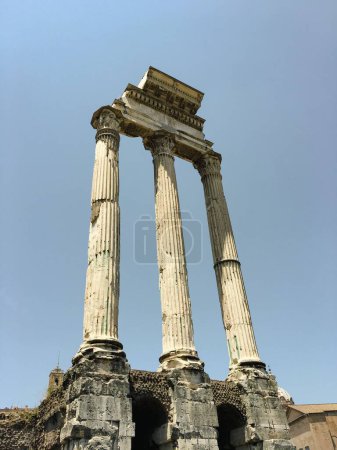 Téléchargez les photos : Un plan vertical du Temple de Castor et Pollux - en image libre de droit