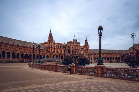Téléchargez les photos : La belle Plaza de Espana à Séville, Espagne - en image libre de droit