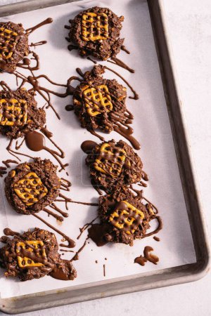 Téléchargez les photos : Le bretzel au beurre d'arachide au chocolat - en image libre de droit