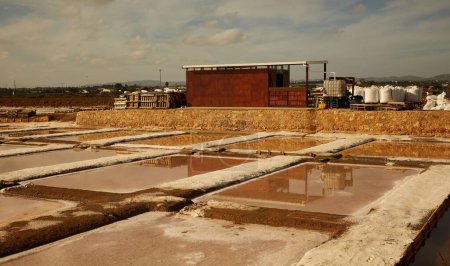 Foto de Un primer plano de salinas separadas en Faro - Imagen libre de derechos