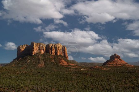Téléchargez les photos : Un beau paysage de formations rocheuses à Sedona, Arizona, USA. - en image libre de droit