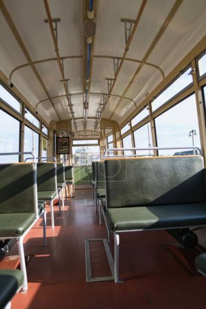 Téléchargez les photos : Intérieur vieux tramway dresden allemand - en image libre de droit