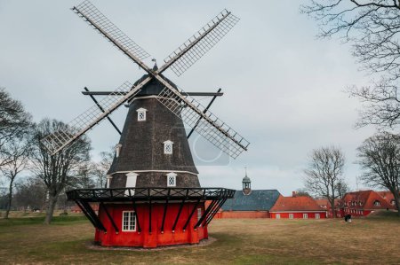 Foto de Un molino de viento de la ciudadela fortaleza de Kastellet en Copenhague, Dinamarca - Imagen libre de derechos