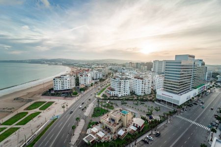 Foto de Vista panorámica de los edificios del centro de Tanger - Imagen libre de derechos