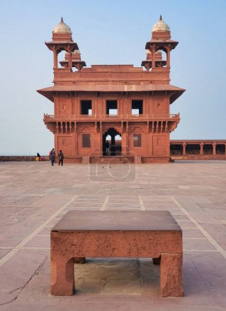 Téléchargez les photos : Un plan vertical Diwan-E-Khas à Fatehpur Sikri, Inde - en image libre de droit