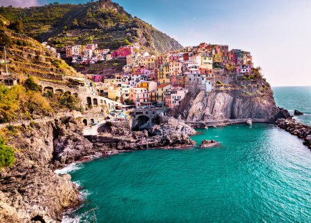 Foto de Una vista del Cinque Terre en la costa de la Riviera, Liguria, Italia - Imagen libre de derechos