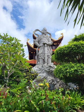 Téléchargez les photos : Statue d'un guerrier asiatique au Vietnam - en image libre de droit