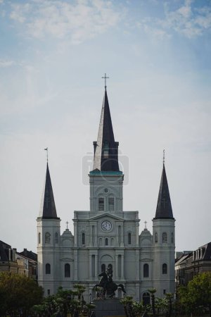 Téléchargez les photos : Vue verticale de la cathédrale Saint-Louis de La Nouvelle-Orléans - en image libre de droit