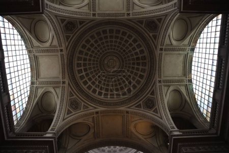 Téléchargez les photos : Intérieur de la Basilique du Sacré-Cœur de Montmartre plafond - en image libre de droit