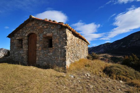 Téléchargez les photos : Chapelle romane de Santa Pelaia de Perles. Oden, Espagne. - en image libre de droit