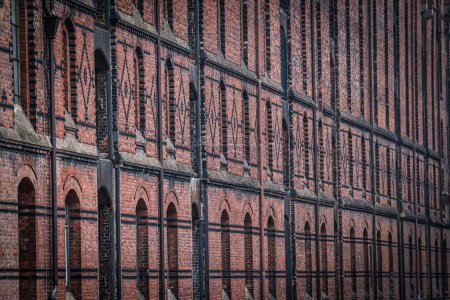 Téléchargez les photos : Un gros plan d'un bâtiment extérieur en brique rouge à Hambourg, Allemagne - en image libre de droit