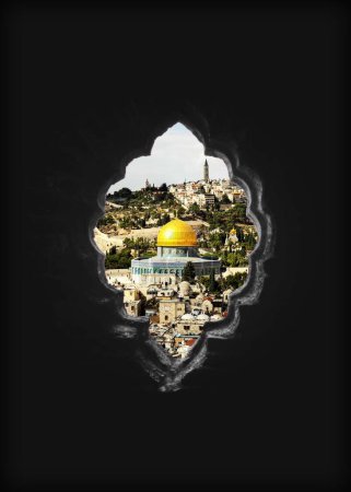 Foto de Una larga exposición con una visión de fondo oscuro de Jerusalén (Al-Quds) - Imagen libre de derechos