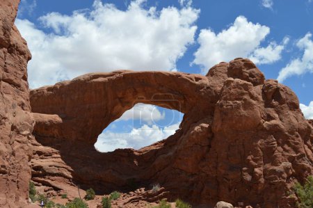 Téléchargez les photos : Une formation rocheuse dans le parc national des Arches dans le comté de Grand, Utah. - en image libre de droit