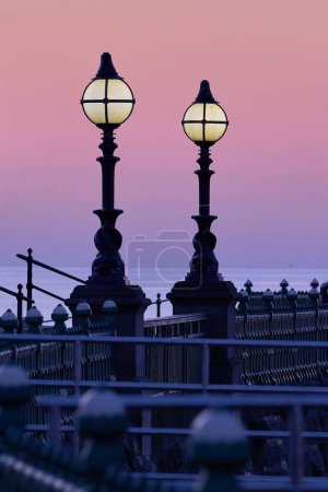 Téléchargez les photos : Un plan vertical de belles lanternes près de la mer dans le Kent, en Angleterre - en image libre de droit