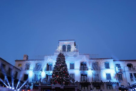 Foto de Castillo de Navidad y ceremonia de iluminación en Aranya - Imagen libre de derechos
