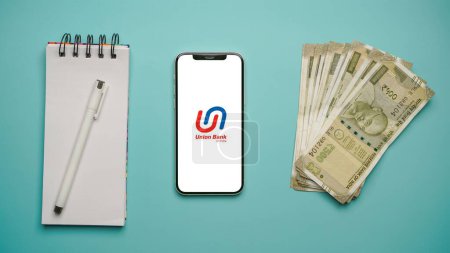 Téléchargez les photos : Union Bank of India ou UBI sur l'écran du téléphone mobile - en image libre de droit