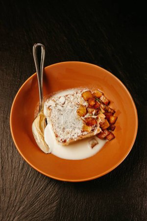 Téléchargez les photos : Un plan vertical d'un délicieux dessert - en image libre de droit