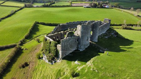 Foto de Una vista aérea de un antiguo castillo - Imagen libre de derechos