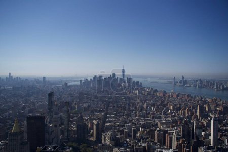 Téléchargez les photos : Le Skyline à New York tôt le matin - en image libre de droit