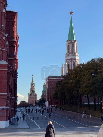 Foto de Un plano vertical de la torre Nikolskaya del Kremlin situada en Moscú, Rusia - Imagen libre de derechos