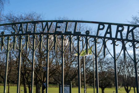 Foto de Las puertas de entrada a Saltwell Park - un parque público en Gateshead, Reino Unido - Imagen libre de derechos